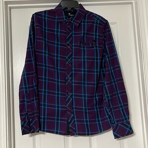 DC button up long sleeve shirt S